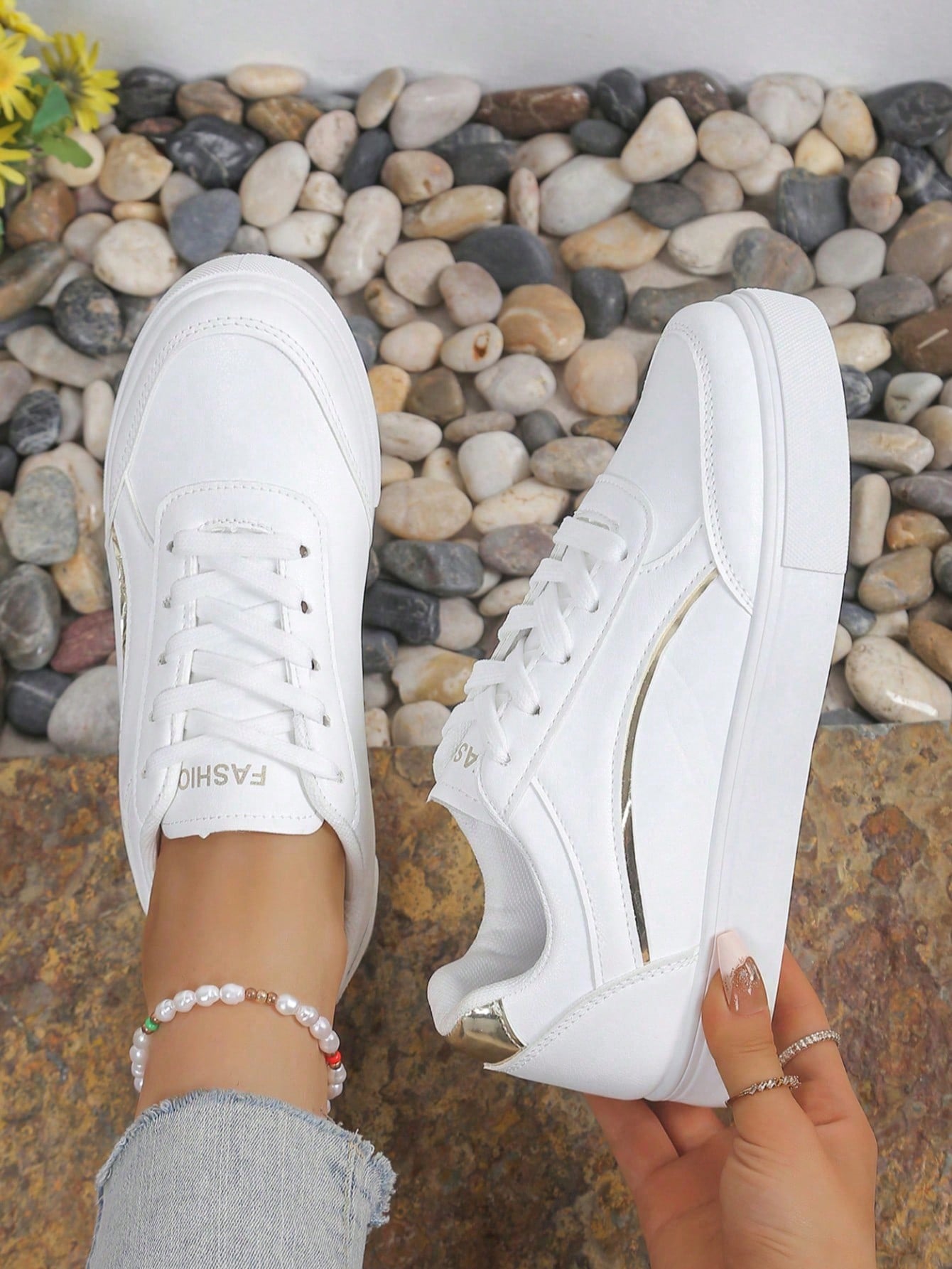 Damskie białe sneakersy casual – Running Gear Woman recenzja i cena