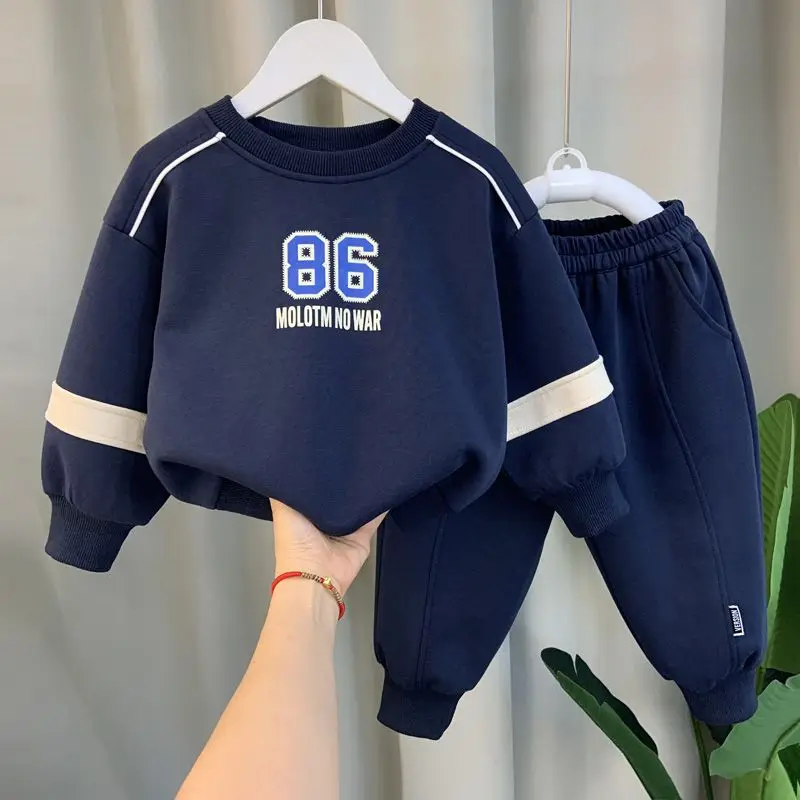 Komplety ubrań dla chłopców na – Running Gear Kids recenzja i cena